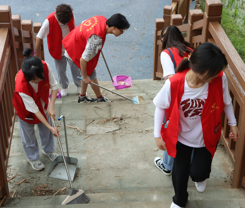 beat365英国官方网站美院送美到乡村